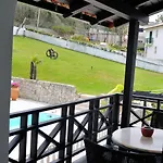 Vendégház Residencia Agua De Madeiros 2*