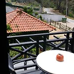 Residencia Agua De Madeiros