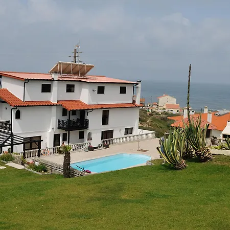 بيت ضيافة Residencia Agua De Madeiros 2*