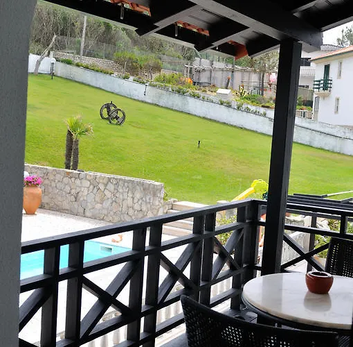 Guest house Residencia Agua De Madeiros 2*