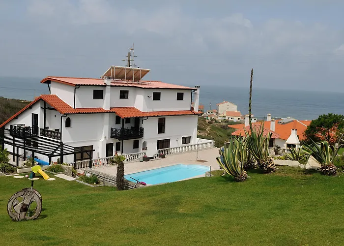 Guest house Residencia Agua De Madeiros 2*